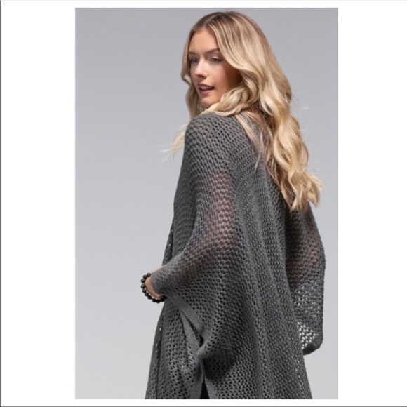 3/$50 • MUST HAVE FOR THE SEASON • KIMONO - Picture 6 of 8